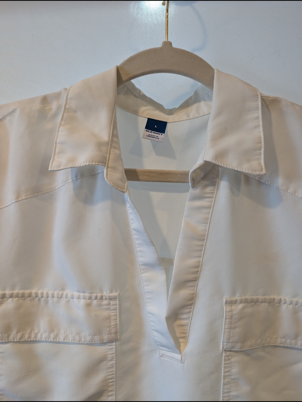 Old Navy Cream Split V-Neck Relaxed popover Pocket Blouse L - Picture 2 of 4